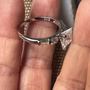 Elegant 925 Silver Women's Ring